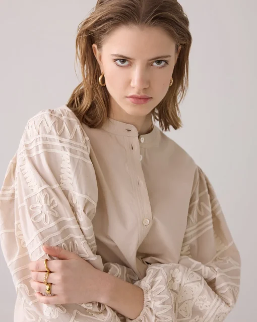 Blouse with embroidered sleeves^Summum Best
