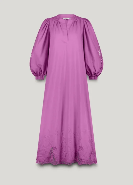 Feminin dress with embroidery^Summum Hot